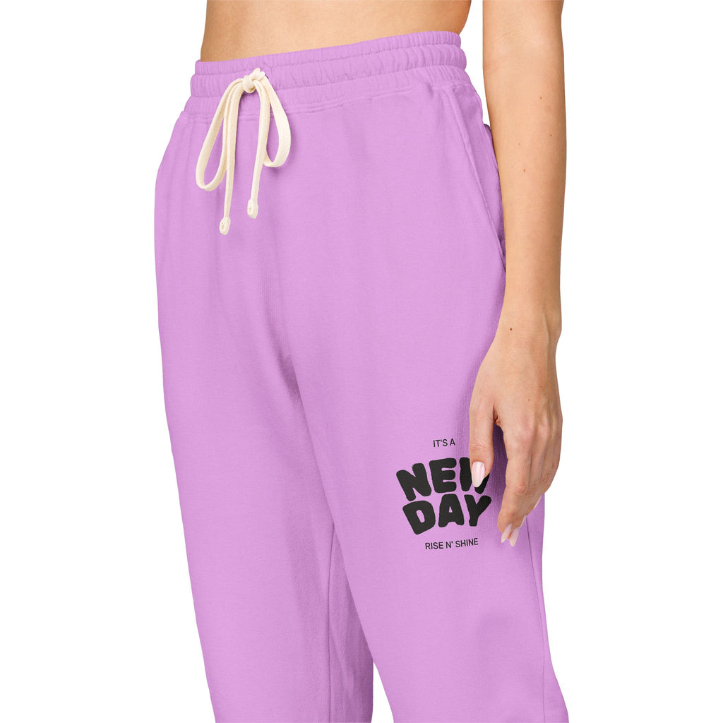 Embroidered 'Mom' Handprint Fleece Sweatpants — Cozy Gift for New Moms & Mother's Day