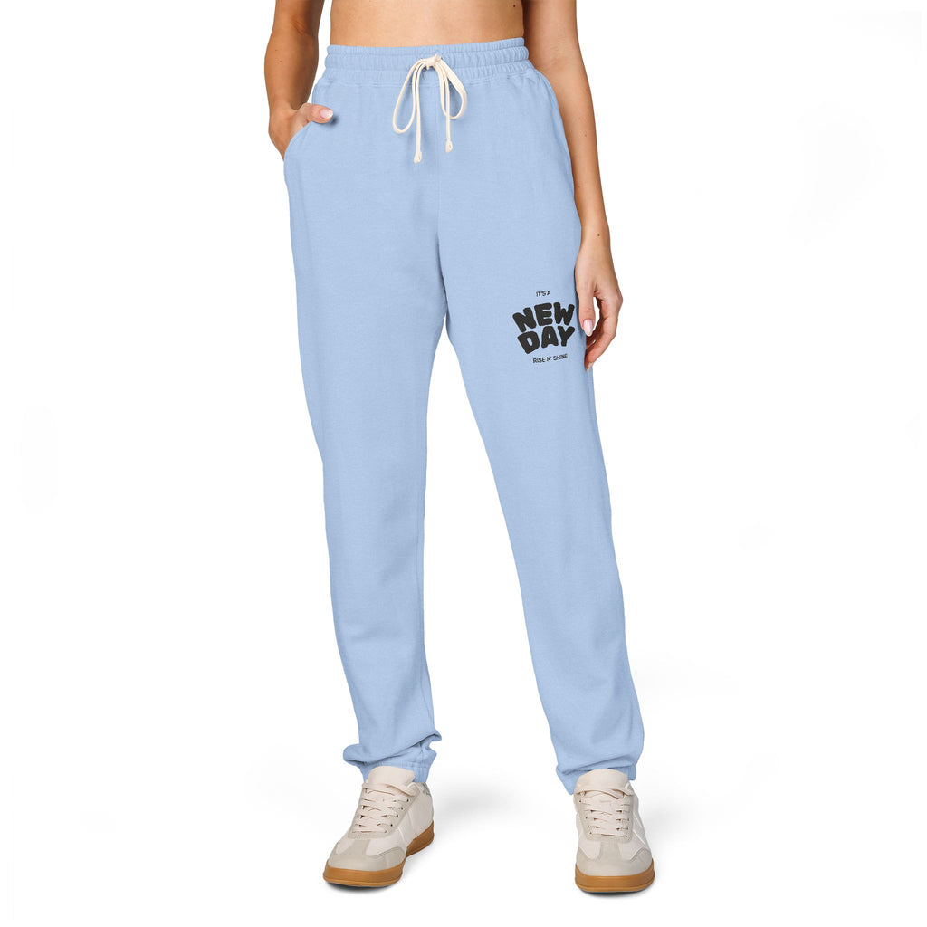 Embroidered 'Mom' Handprint Fleece Sweatpants — Cozy Gift for New Moms & Mother's Day