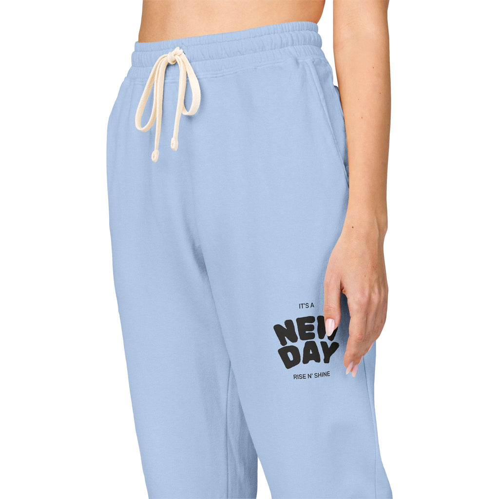 Embroidered 'Mom' Handprint Fleece Sweatpants — Cozy Gift for New Moms & Mother's Day
