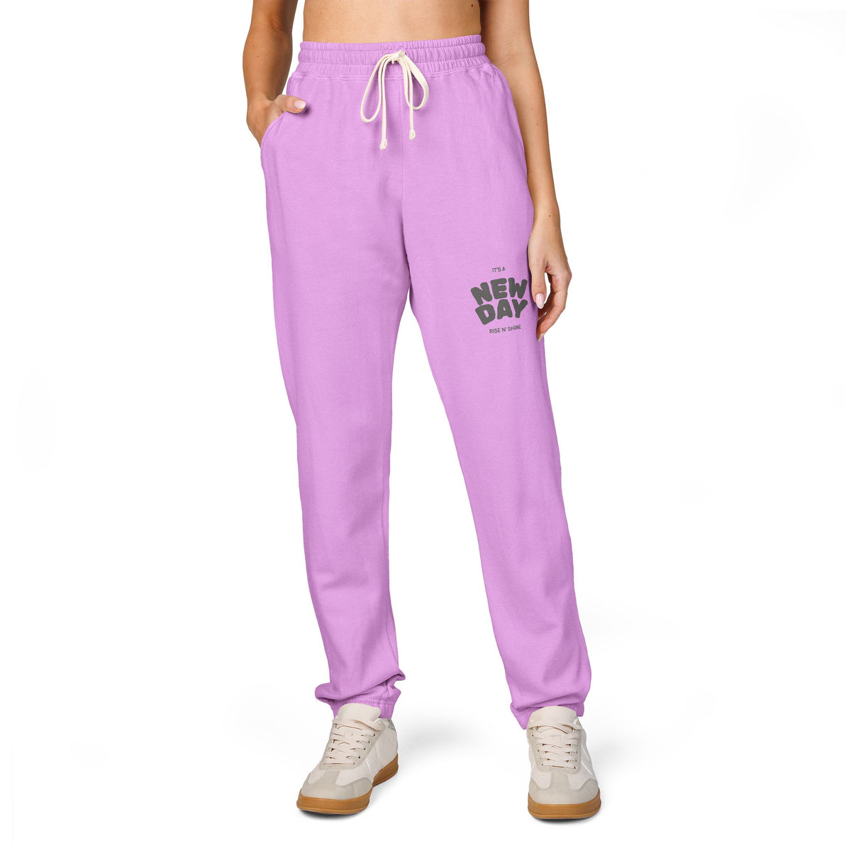 Embroidered 'Mom' Handprint Fleece Sweatpants — Cozy Gift for New Moms & Mother's Day
