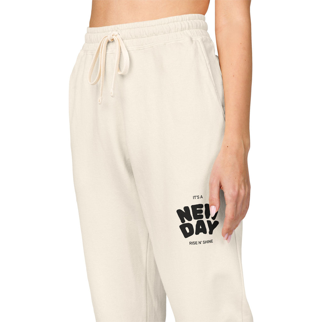 Embroidered 'Mom' Handprint Fleece Sweatpants — Cozy Gift for New Moms & Mother's Day